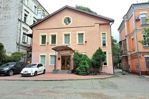 комерційна за адресою Панаса Мирного вул., 1
