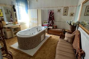 будинок за адресою Освіти вул.