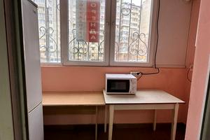 комерційна за адресою Тролейбусна вул., 15