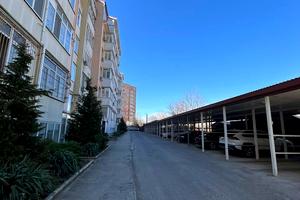 комерційна за адресою Парусна вул. (Героїв Сталінграду), 1н