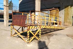 комерційна за адресою Гончарівський бульв. (Конєва), 4