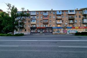комерційна за адресою Проспектна вул., 9
