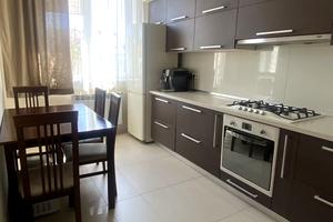 квартира за адресою Вишнева вул., 24