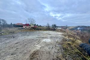 участок по адресу Центральна