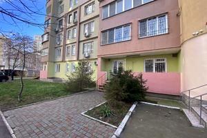 комерційна за адресою Тополина вул., 22
