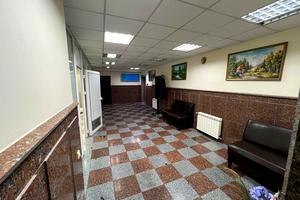 комерційна за адресою Довженка вул., 6а