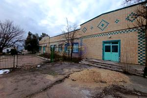 комерційна за адресою Центральна, 1