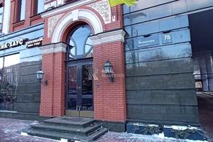 комерційна за адресою Жилянська вул., 75