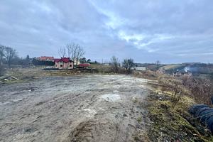 участок по адресу Центральна