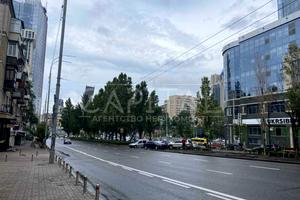 комерційна за адресою Лесі Українки бульв., 6
