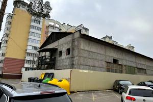 комерційна за адресою Ярослава Мудрого вул., 10