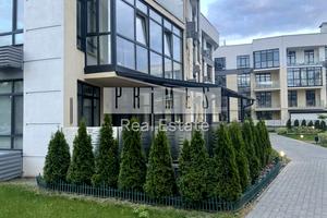 комерційна за адресою Богатирська вул., 32