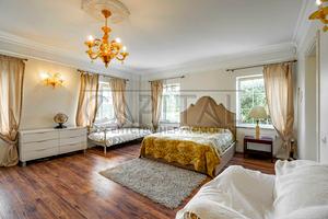 будинок за адресою Центральна, 2