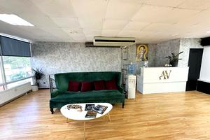 комерційна за адресою Празька вул., 36