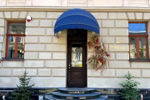 комерційна за адресою Михайла Грушевського вул., 12