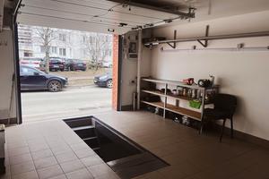 комерційна за адресою Теплична вул., 38
