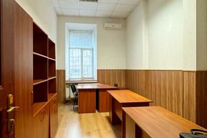 комерційна за адресою Круглоуніверситетська вул., 7