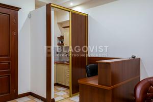комерційна за адресою Лютеранська вул., 8