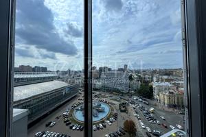 комерційна за адресою Спортивна пл., 1