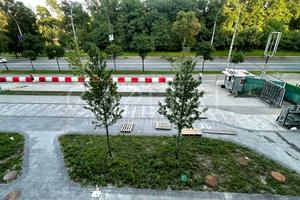 коммерческая по адресу Голосеевская ул., 1