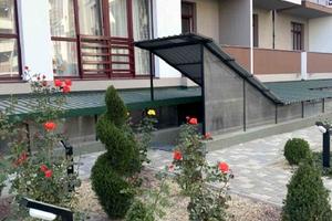 комерційна за адресою Владислава Бувалкіна вул., 60 є