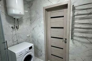 квартира за адресою Кобринської Н., 13