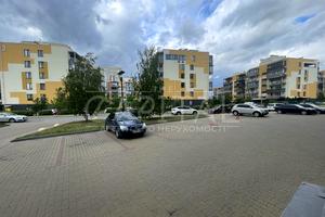 комерційна за адресою Замковецька вул., 106-Б