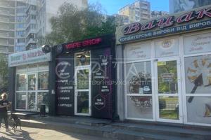 комерційна за адресою Анни Ахматової вул., 4