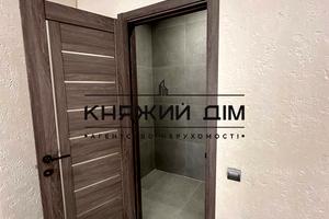 комерційна за адресою Михайла Максимовича вул. (Онуфрія Трутенка), 24