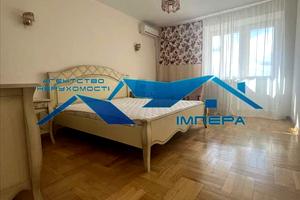 квартира за адресою Соборності вул. (Жовтнева), 77а