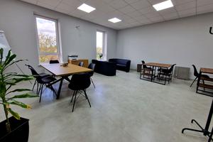 комерційна за адресою Центральна вул. (Чапаєва), 65