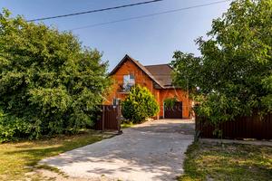 будинок за адресою Юності вул., 10