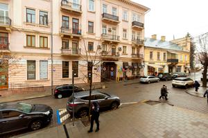 квартира за адресою Поштова вул. (Олександра Худякова), 3