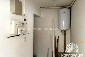 коммерческая по адресу Захисників України пл. (Дружбы Народов), 1