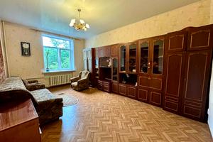 квартира за адресою Академіка Чекмарьова вул., 7