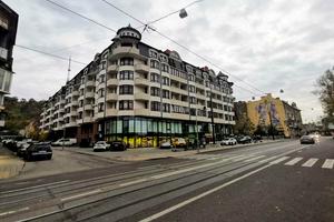 комерційна за адресою Богдана Хмельницького вул., 70