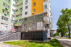 комерційна за адресою Академіка Вернадського бульв., 24