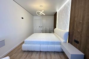 квартира за адресою Степана Бандери вул., 77-Б