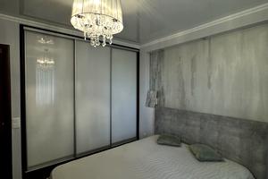 квартира за адресою Космонавтів просп., 79