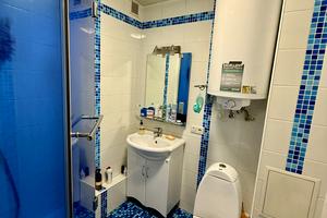 квартира за адресою Високовольтна вул., 10