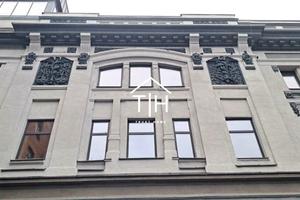 комерційна за адресою Прорізна вул., 8