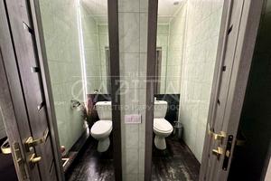 коммерческая по адресу Антоновича ул. (Горького), 25В