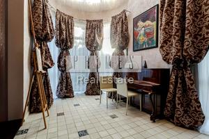 будинок за адресою Центральна вул., 21-Б