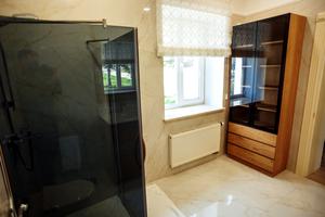 комерційна за адресою Лісова, 1