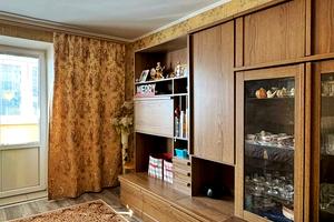 квартира за адресою космонавтів, 6
