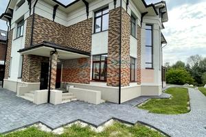 будинок за адресою Богатирська вул., 30б