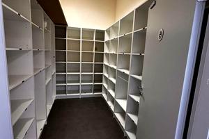 комерційна за адресою Володимирська вул., 101