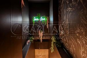 комерційна за адресою Бессарабська пл., 2