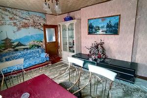 дом по адресу центральна, 1