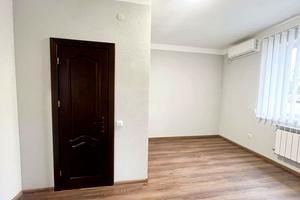 комерційна за адресою Романа Шухевича вул., 150а